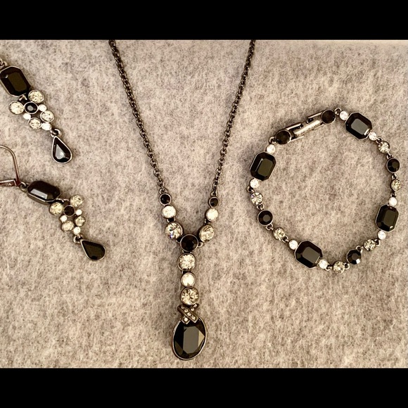 Black stone and crystal jewelry set - Picture 7 of 11